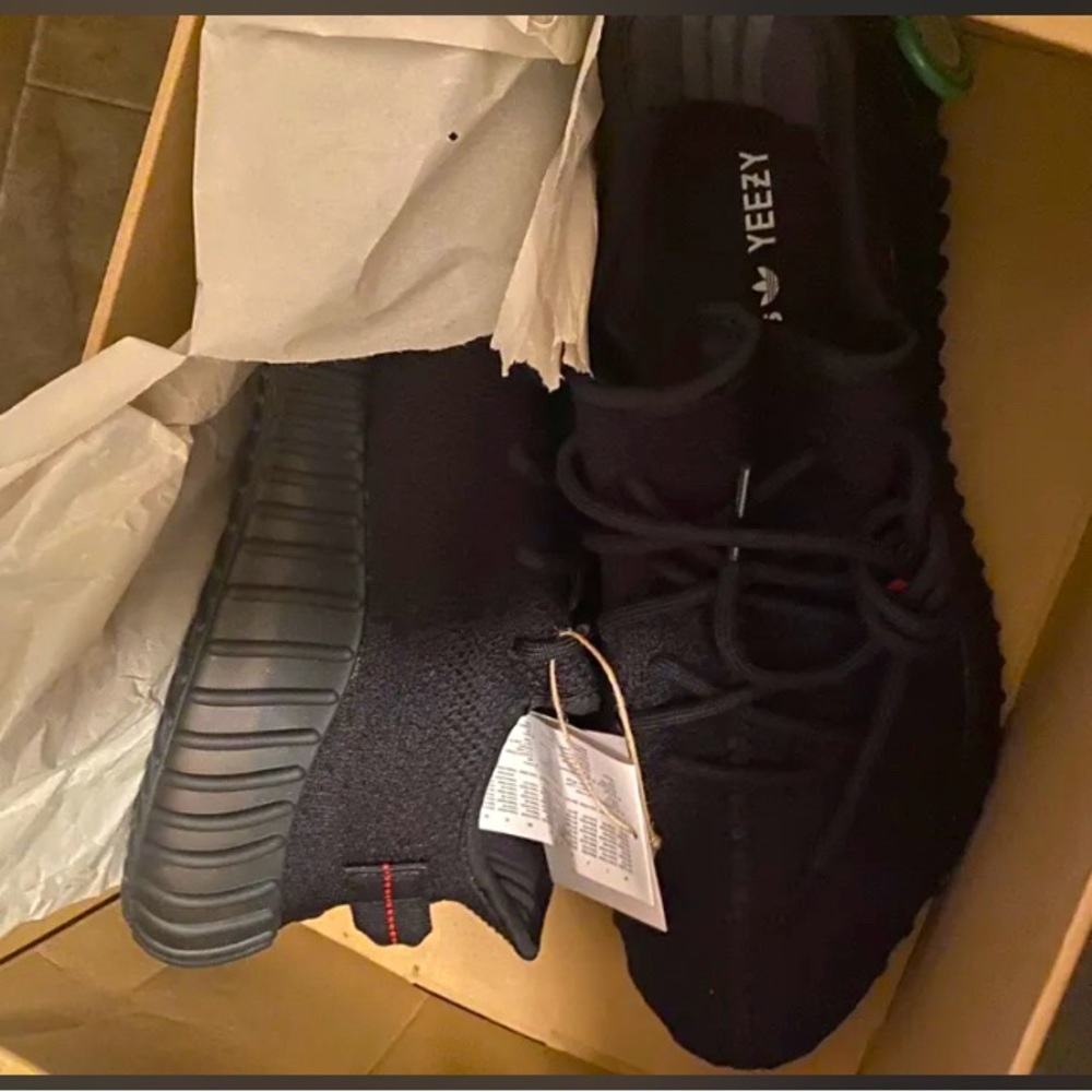 Adidas Yeezy Boost 350 V2 Black Red - Picture 3 of 6